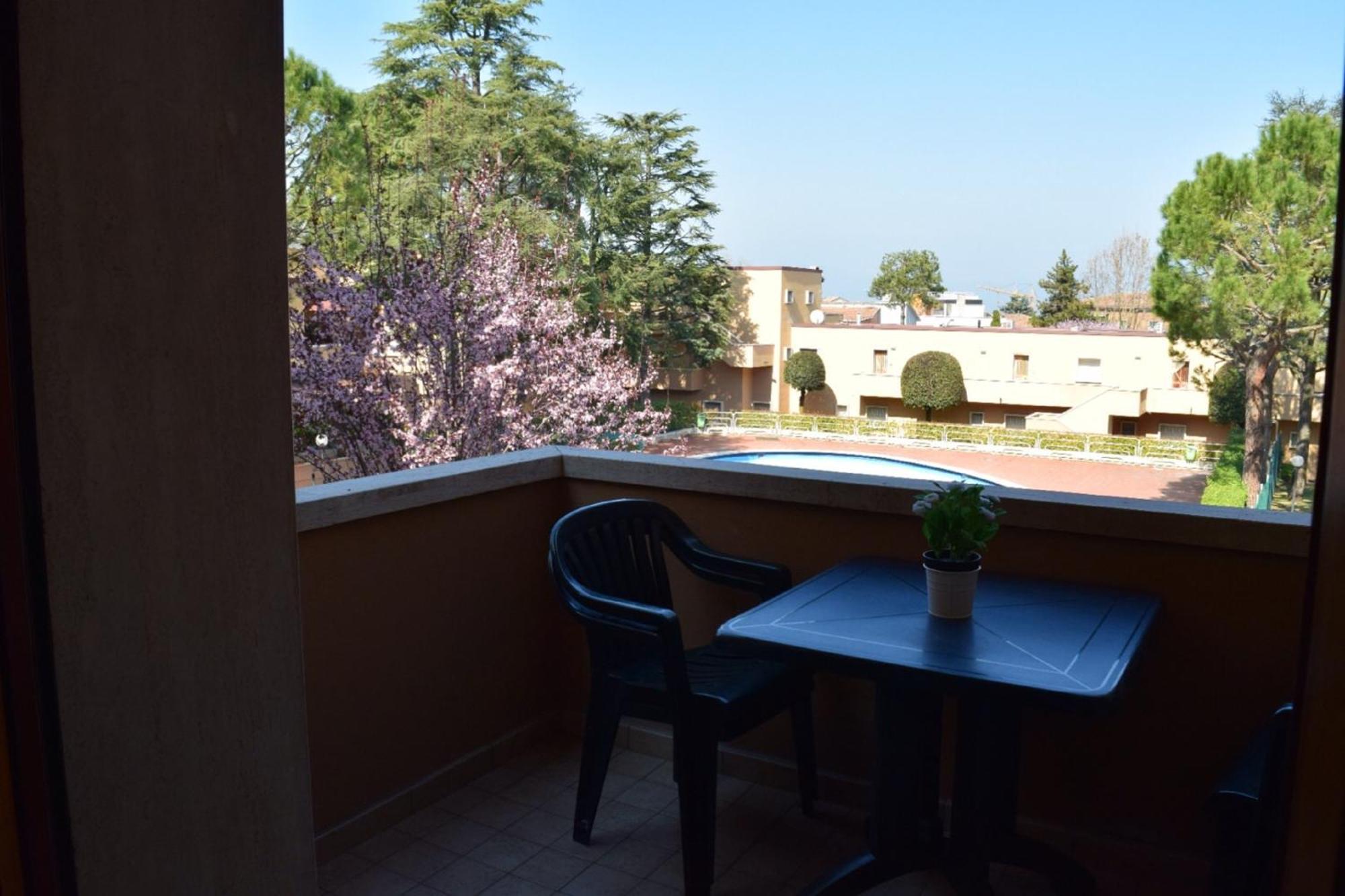 Appartamenti Massimiliano Peschiera del Garda Bagian luar foto